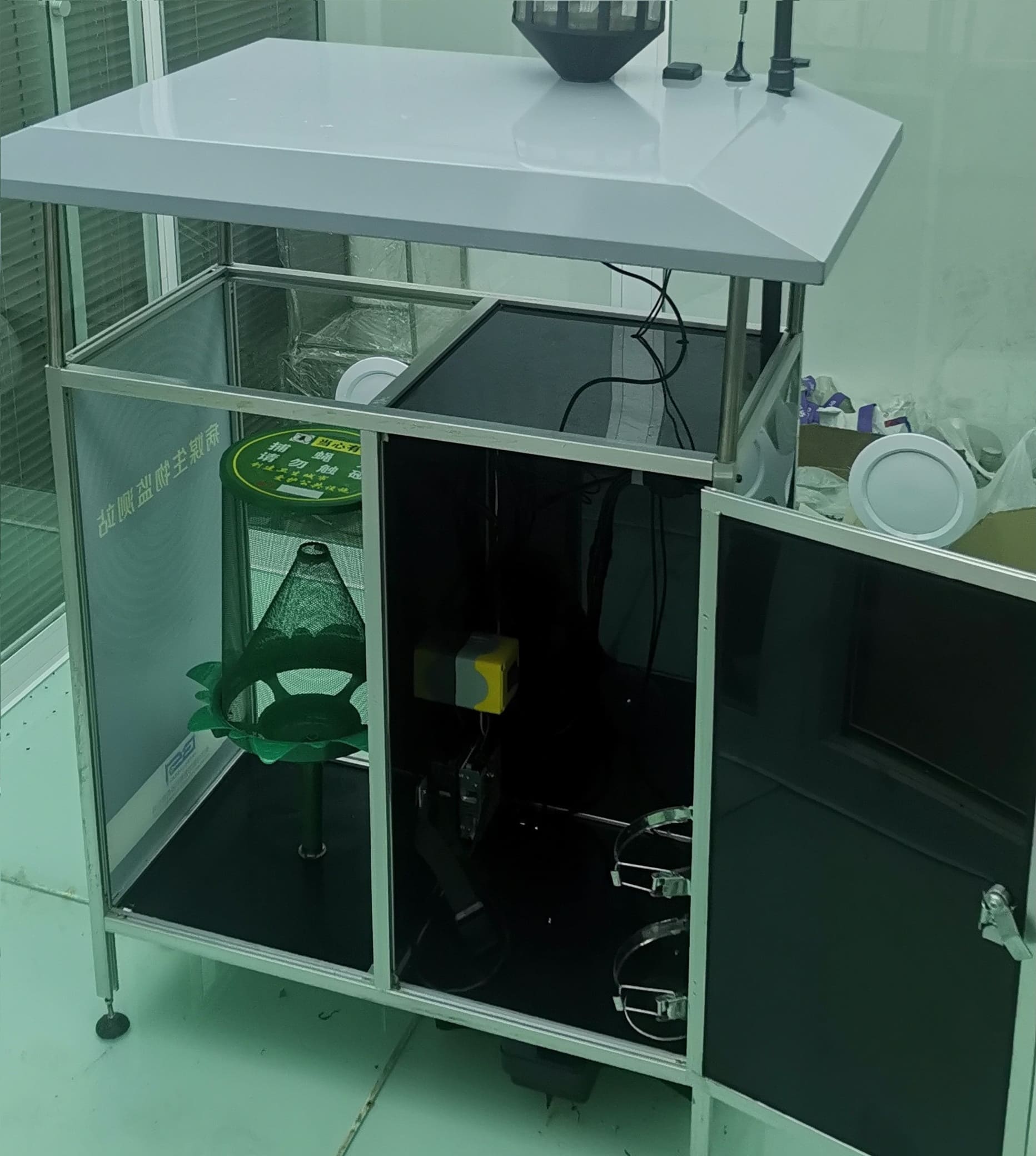 北朝物联病媒生物三合一监测控制终端产品图